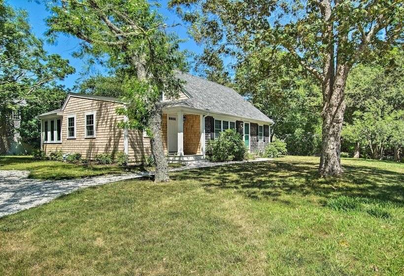 Remodeled East Falmouth Home Close To Beaches!