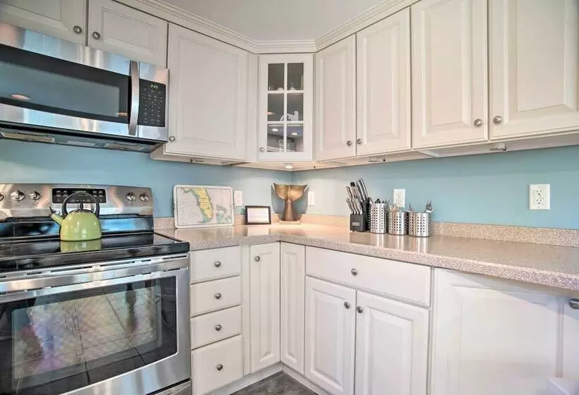 Remodeled East Falmouth Home   Close To Beaches!