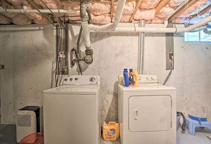 Remodeled East Falmouth Home   Close To Beaches!