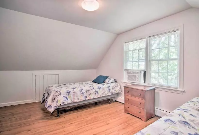 Remodeled East Falmouth Home   Close To Beaches!