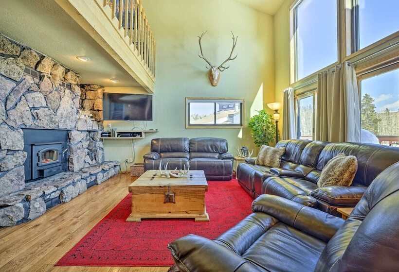 Private Deck & Hot Tub: Silverthorne Home!