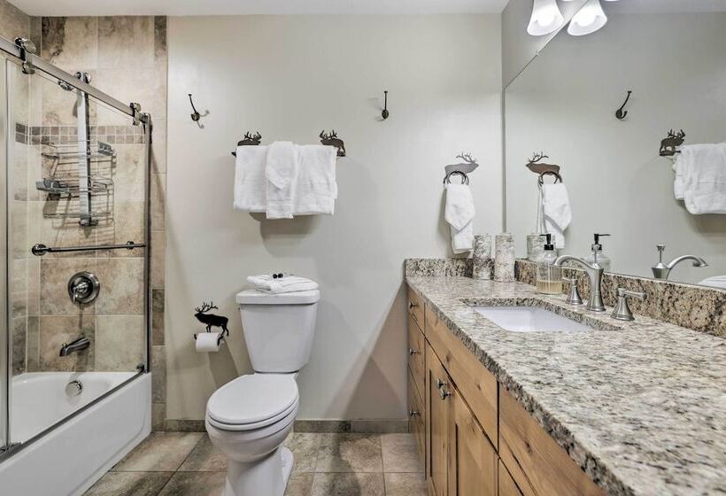 Private Deck & Hot Tub: Silverthorne Home!