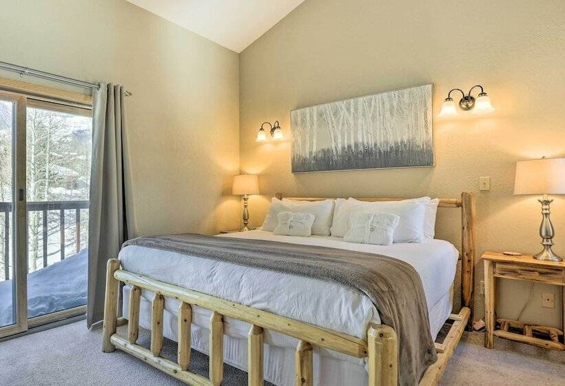 Private Deck & Hot Tub: Silverthorne Home!