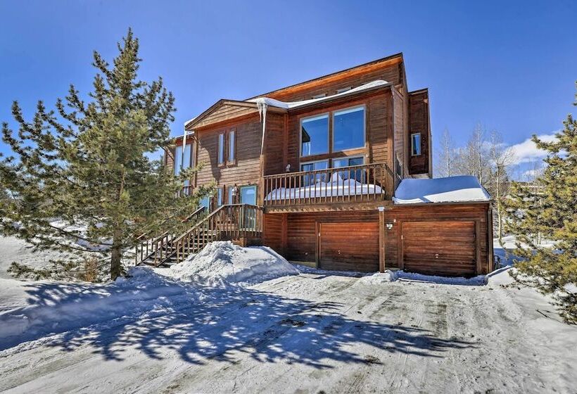 Private Deck & Hot Tub: Silverthorne Home!