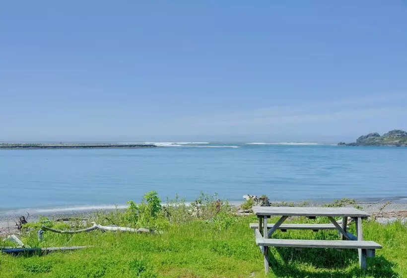 Smith River Home W/ Boat Launch & Ocean Views