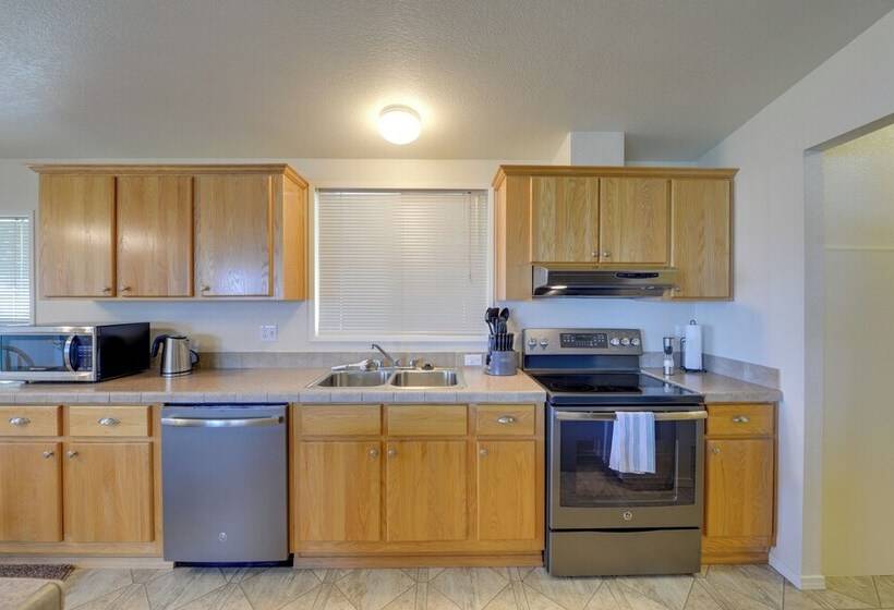 Smith River Home W/ Boat Launch & Ocean Views