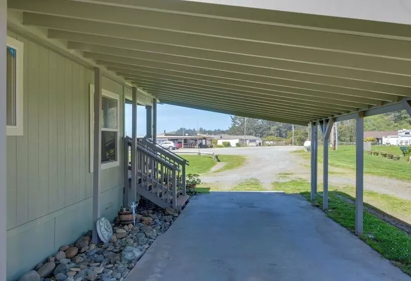 Smith River Home W/ Boat Launch & Ocean Views