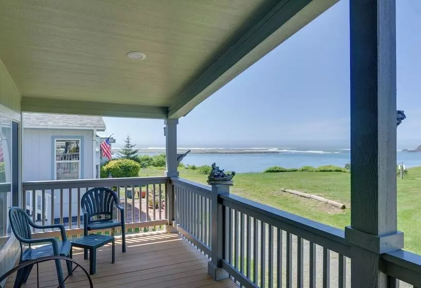 Smith River Home W/ Boat Launch & Ocean Views