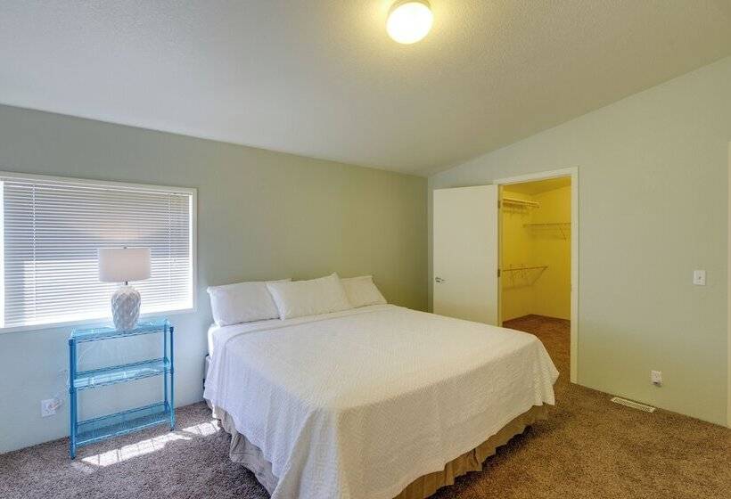 Smith River Home W/ Boat Launch & Ocean Views