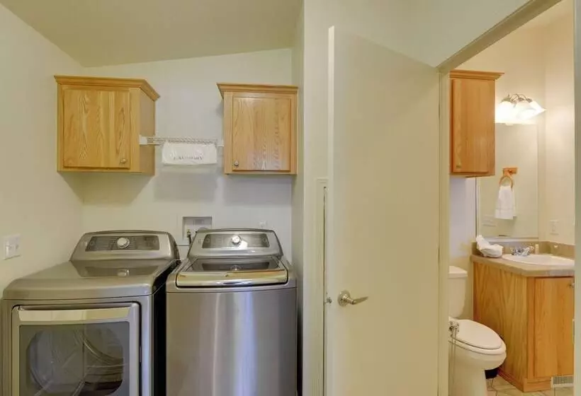 Smith River Home W/ Boat Launch & Ocean Views