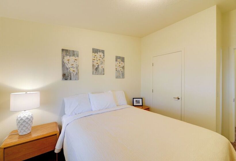 Smith River Home W/ Boat Launch & Ocean Views