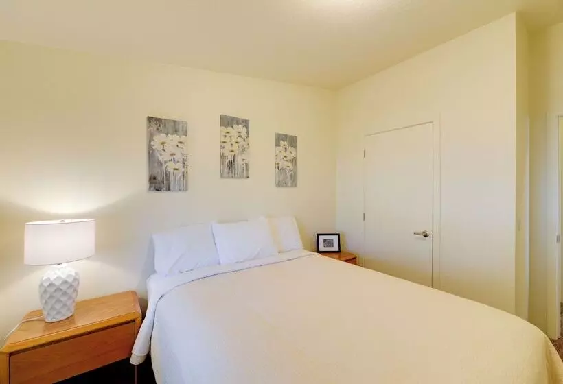 Smith River Home W/ Boat Launch & Ocean Views