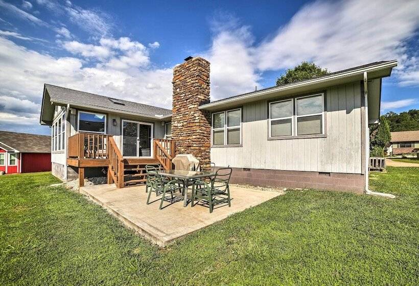 Holiday Island Home W/ Patio + Golf Course View!