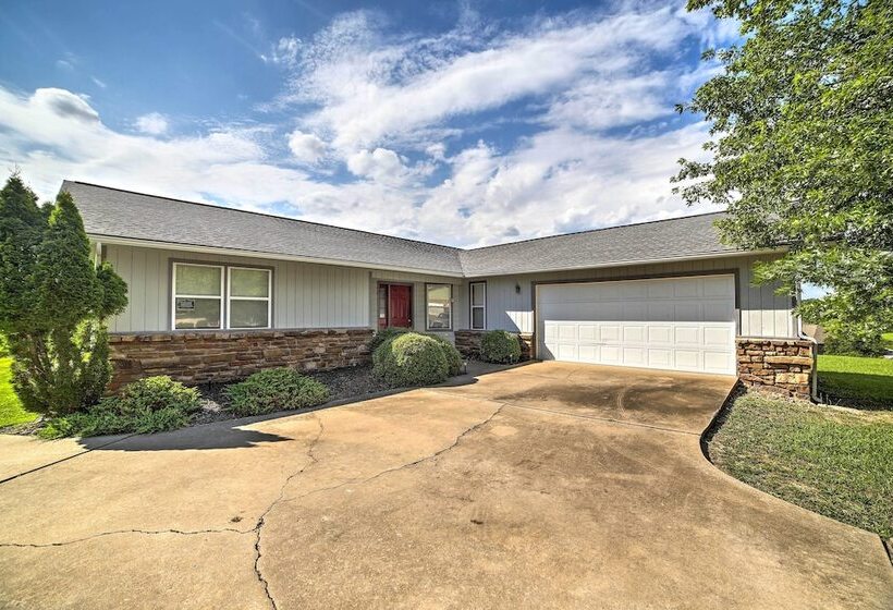 Holiday Island Home W/ Patio + Golf Course View!