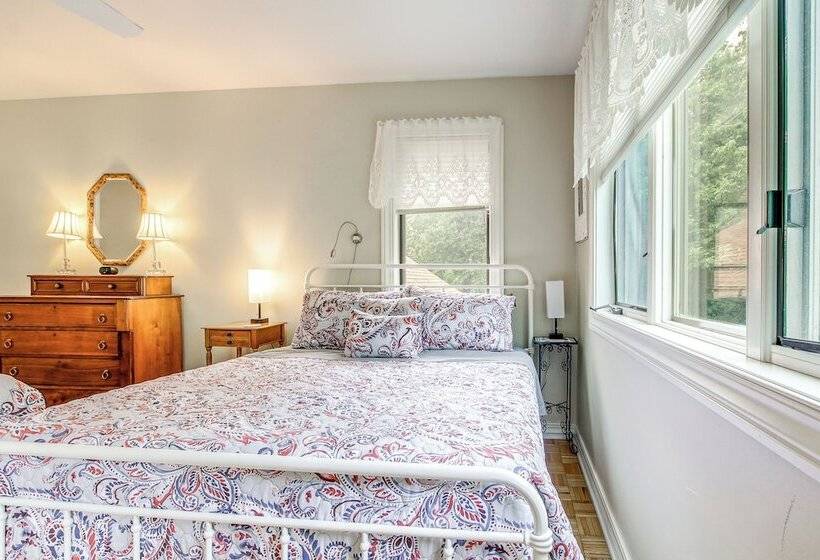 Sturgeon Bay Hideaway W/ Direct Water Access!