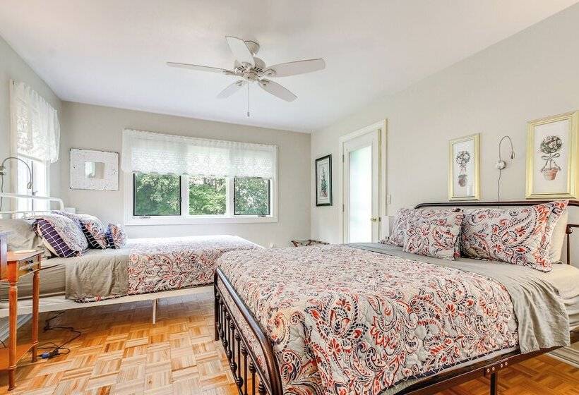 Sturgeon Bay Hideaway W/ Direct Water Access!