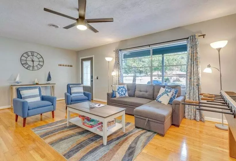 Stylish Pensacola Retreat W/ Patio & Grill!