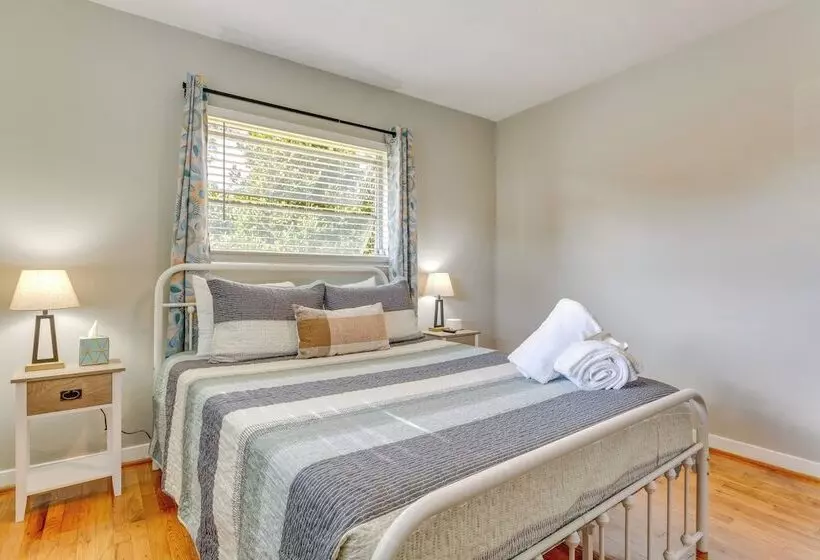 Stylish Pensacola Retreat W/ Patio & Grill!