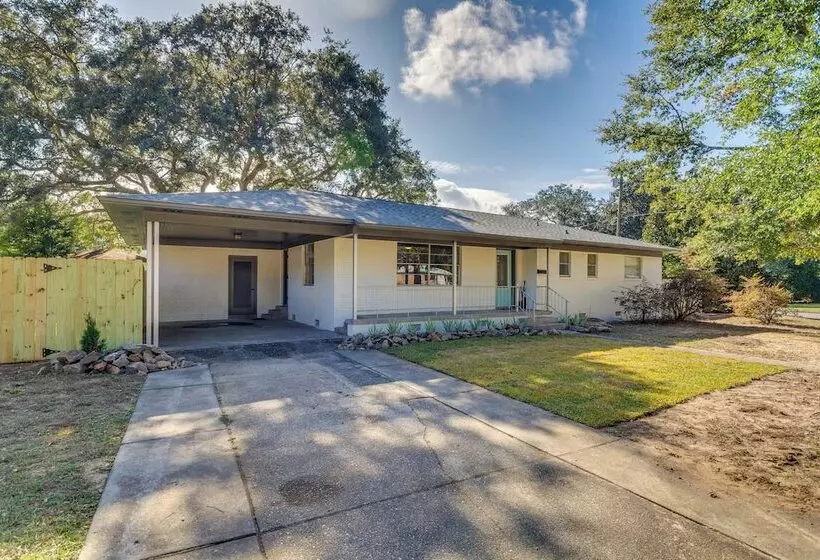 Stylish Pensacola Retreat W/ Patio & Grill!