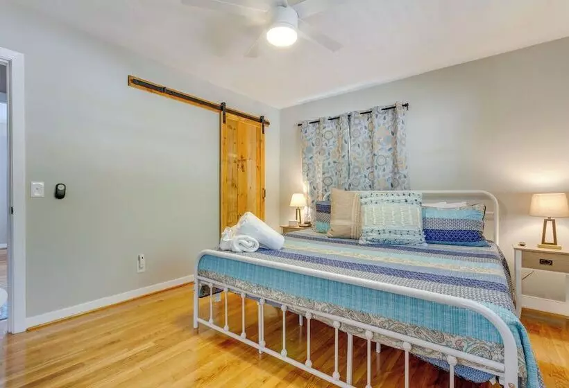 Stylish Pensacola Retreat W/ Patio & Grill!