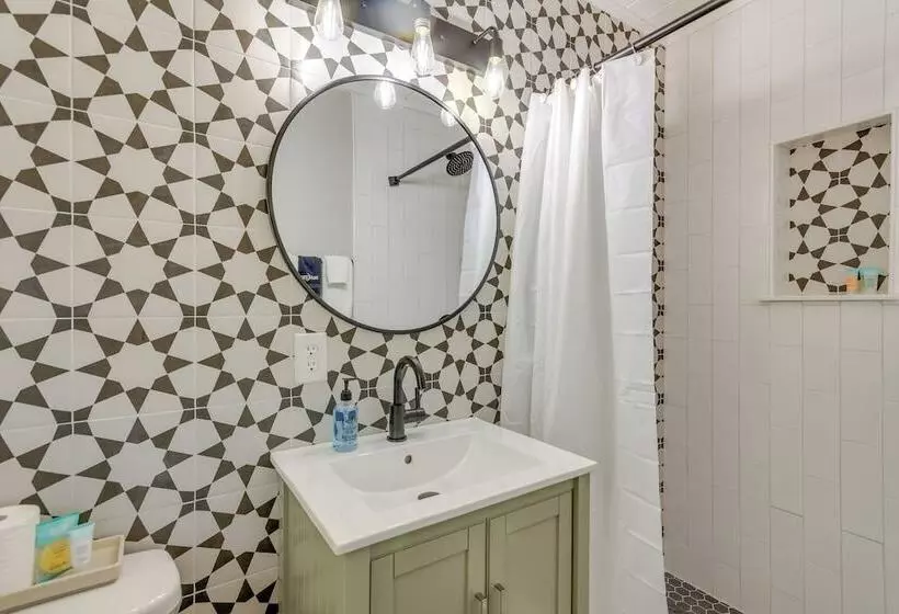 Stylish Pensacola Retreat W/ Patio & Grill!