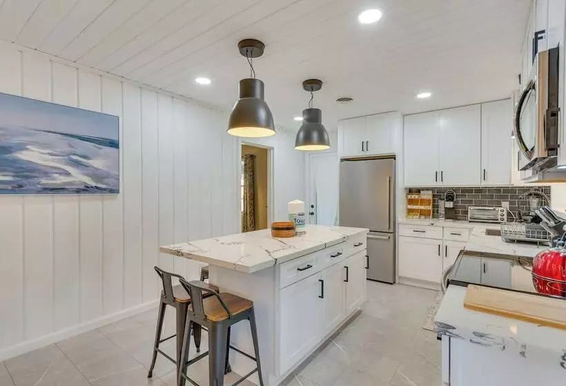 Stylish Pensacola Retreat W/ Patio & Grill!