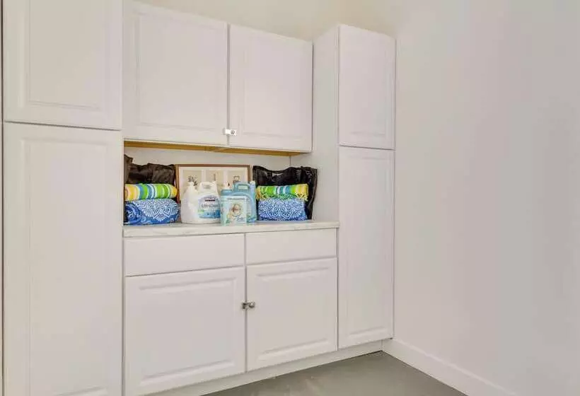 Stylish Pensacola Retreat W/ Patio & Grill!