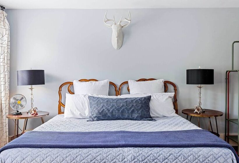 The Fiveten Federal Downtown Galena Gem!