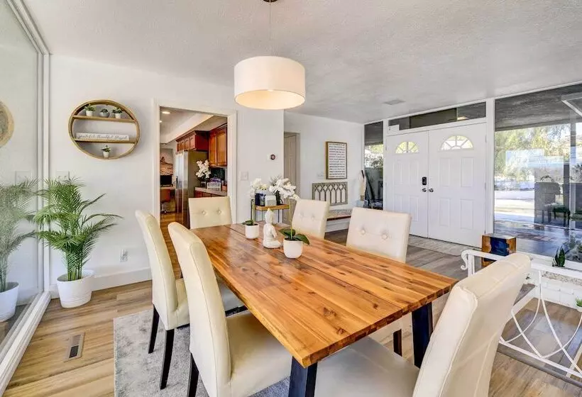 Tranquil Home W/ Pool   14 Mi To Joshua Tree!