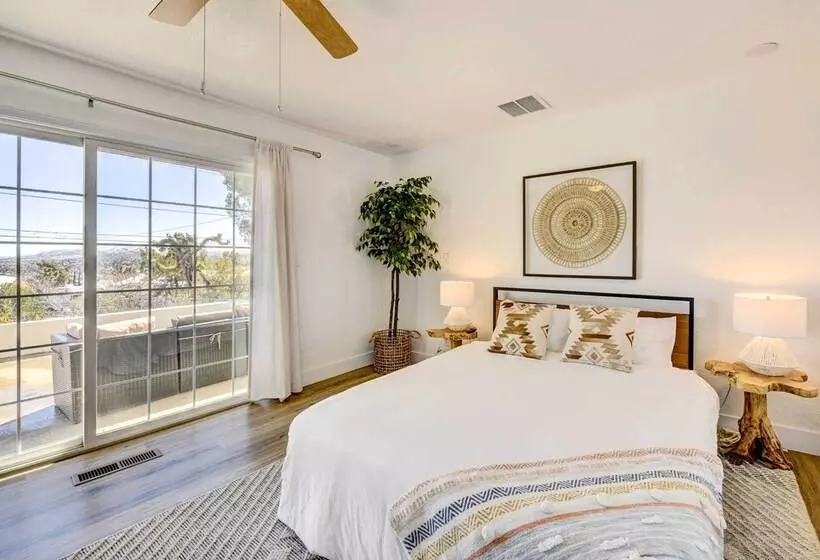 Tranquil Home W/ Pool   14 Mi To Joshua Tree!