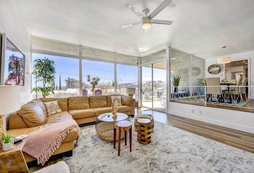 Tranquil Home W/ Pool   14 Mi To Joshua Tree!