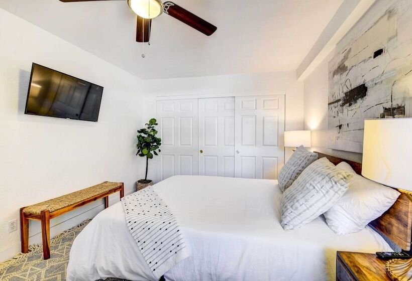 Tranquil Home W/ Pool   14 Mi To Joshua Tree!