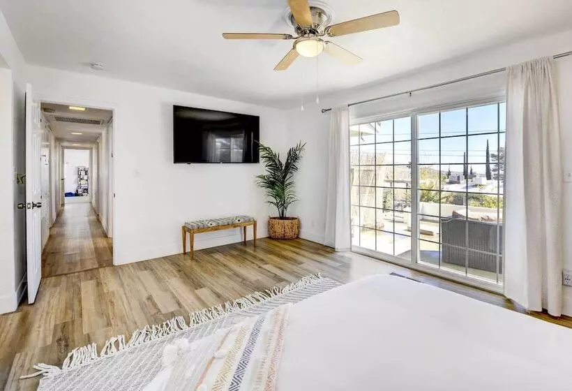 Tranquil Home W/ Pool   14 Mi To Joshua Tree!