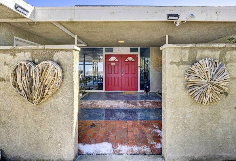 Tranquil Home W/ Pool   14 Mi To Joshua Tree!