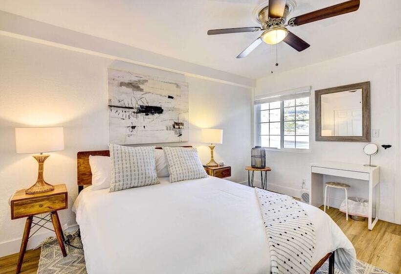 Tranquil Home W/ Pool   14 Mi To Joshua Tree!