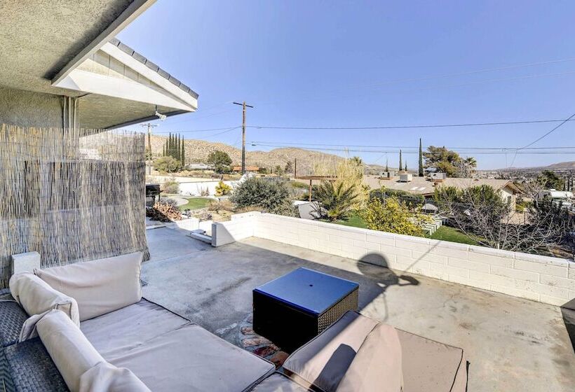 Tranquil Home W/ Pool   14 Mi To Joshua Tree!