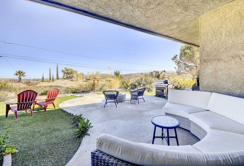 Tranquil Home W/ Pool   14 Mi To Joshua Tree!