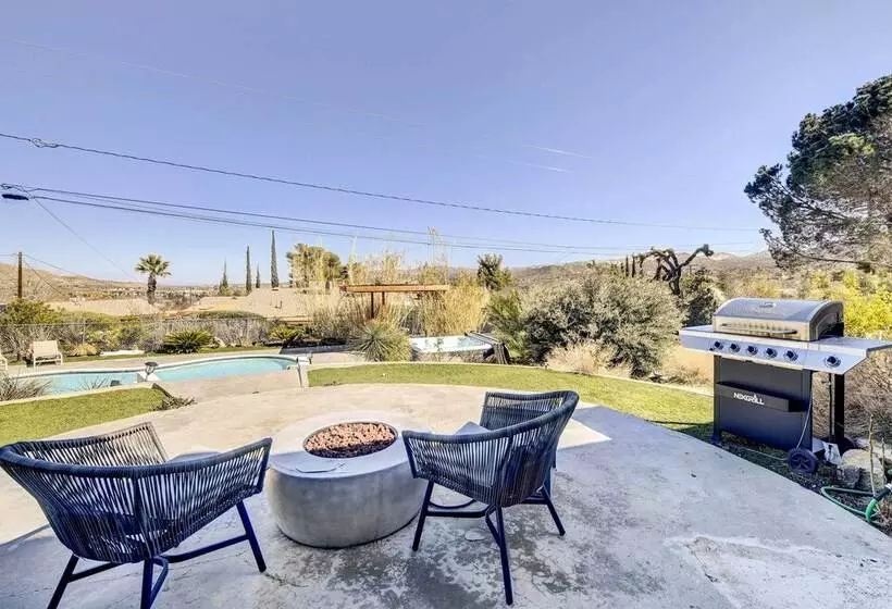 Tranquil Home W/ Pool   14 Mi To Joshua Tree!
