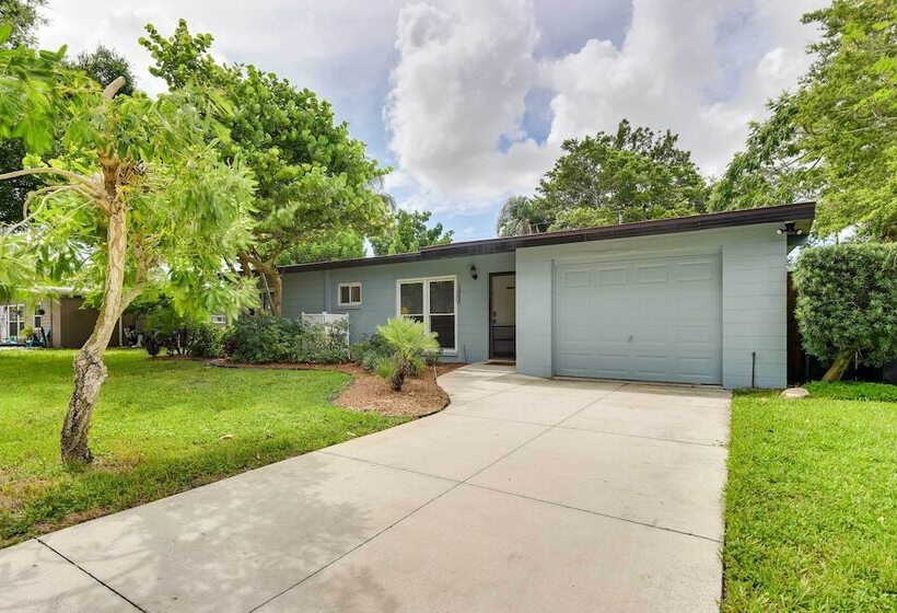 Uncle Louie S Gulf Coast Retreat W/ Outdoor Oasis!