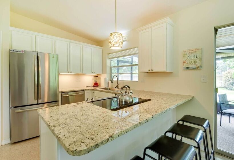 Uncle Louie S Gulf Coast Retreat W/ Outdoor Oasis!