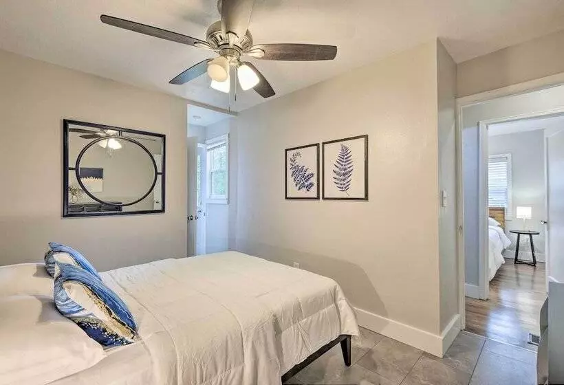 Updated Fayetteville Home < 2 Miles To Uark!