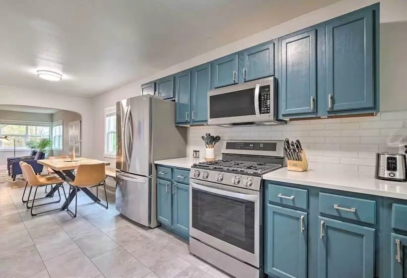 Updated Fayetteville Home < 2 Miles To Uark!