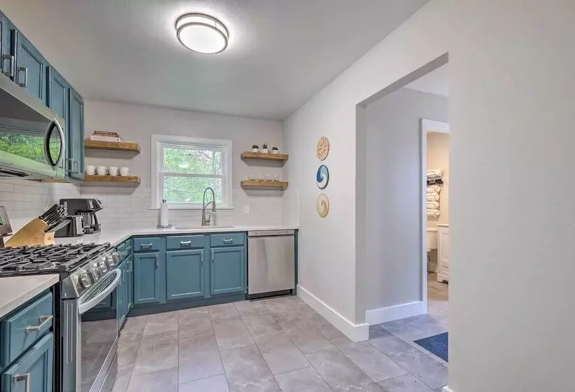 Updated Fayetteville Home < 2 Miles To Uark!