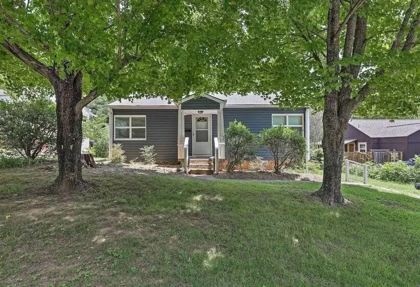 Updated Fayetteville Home < 2 Miles To Uark!