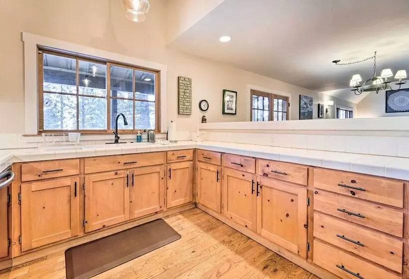 Warm Truckee Cabin On Northstar Shuttle Route