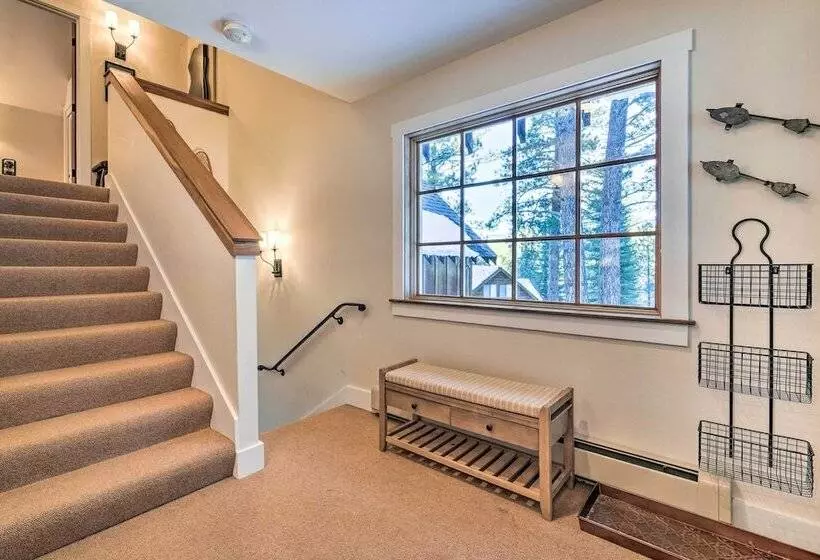 Warm Truckee Cabin On Northstar Shuttle Route