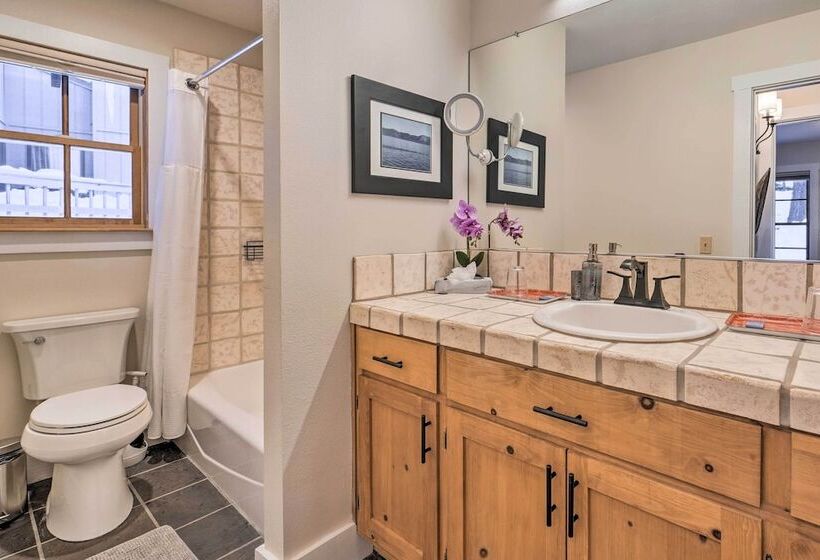 Warm Truckee Cabin On Northstar Shuttle Route