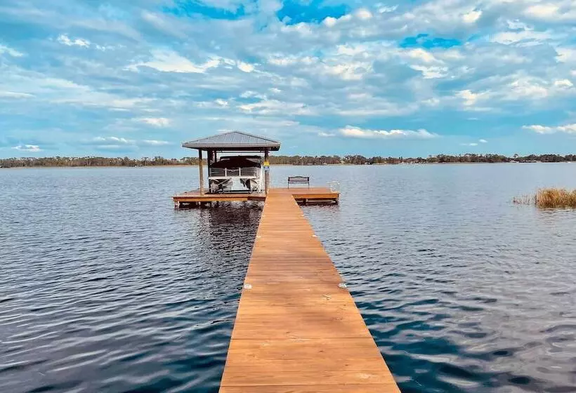 Lakefront Home W/ Game Room, Kayaks, & Fire Pit