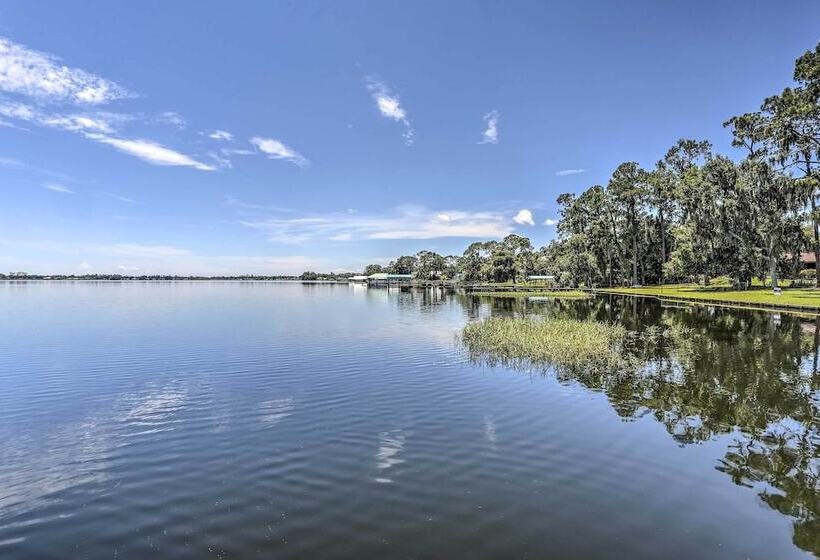 Lakefront Home W/ Game Room, Kayaks, & Fire Pit