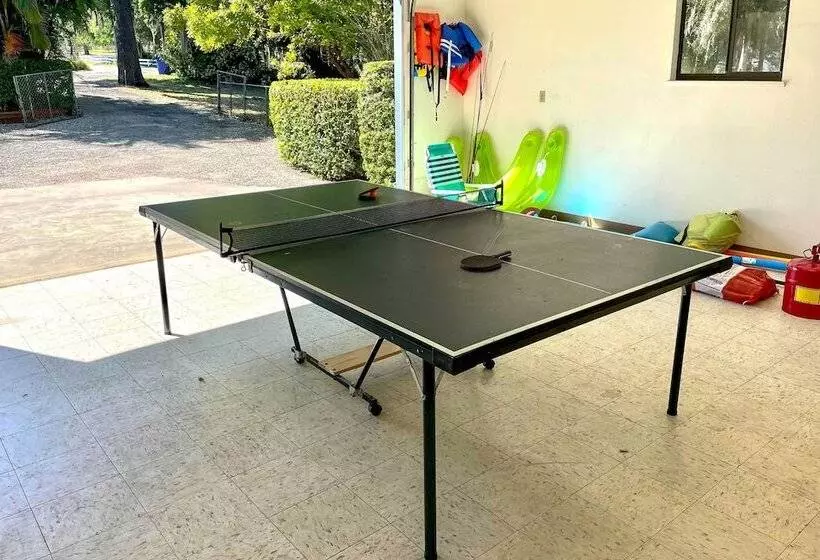 Lakefront Home W/ Game Room, Kayaks, & Fire Pit